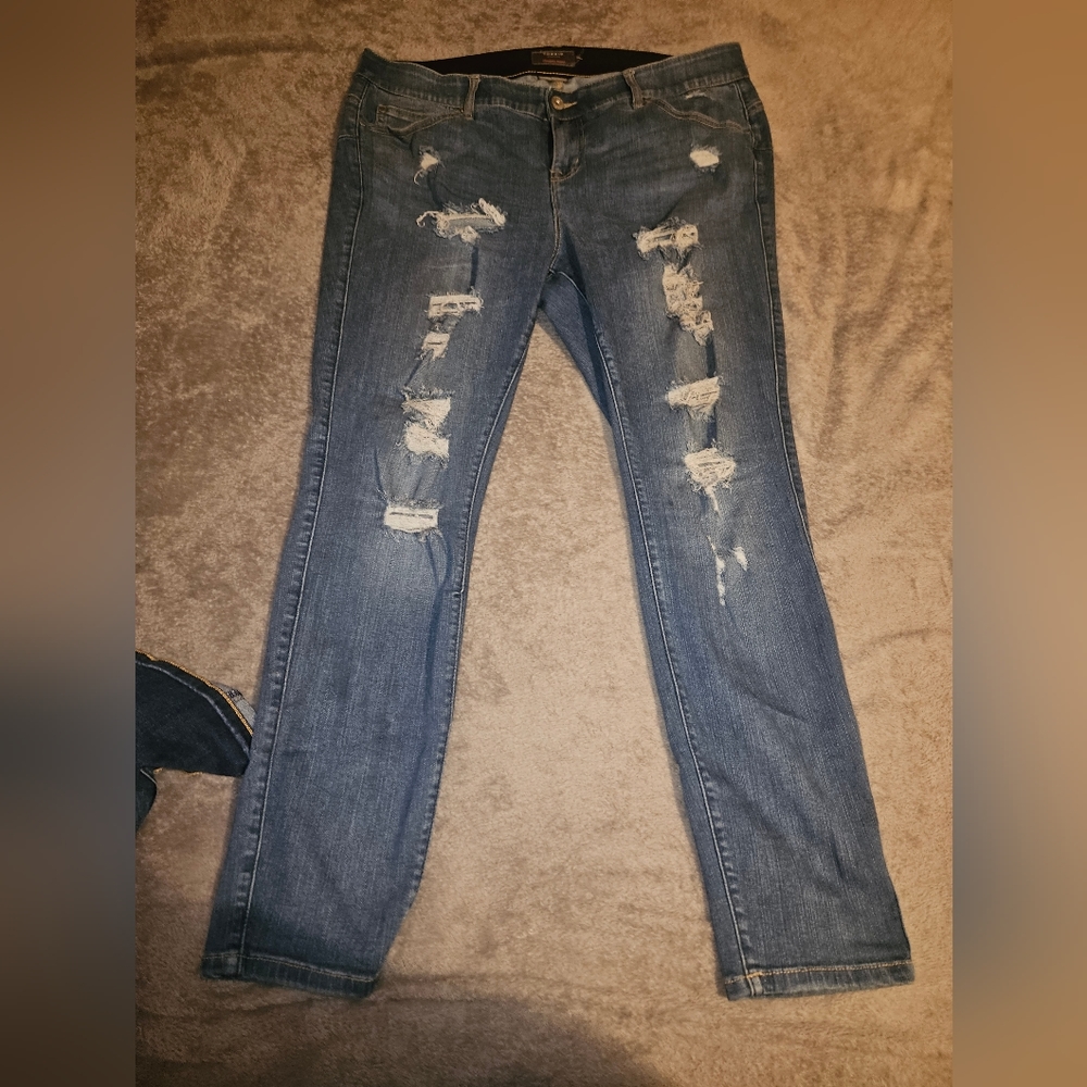 Torrid Ripped Skinny Jeans 18R